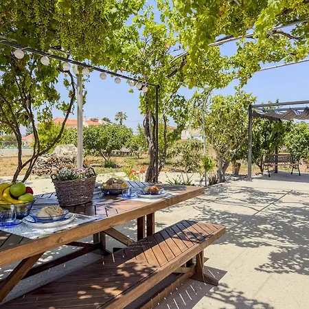 度假居 #373 Charming 3br With Spacious Garden & Bbq 阿尔布费拉
