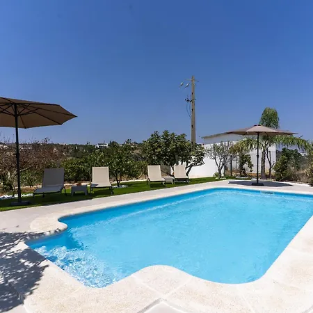 #373 Charming 3br With Spacious Garden & Bbq Holiday home