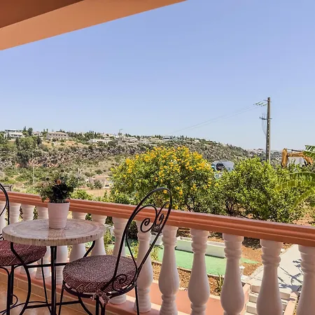 Holiday home #373 Charming 3br With Spacious Garden & Bbq Albufeira