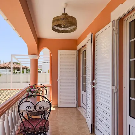 Holiday home #373 Charming 3br With Spacious Garden & Bbq