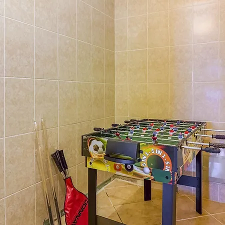 #373 Charming 3br With Spacious Garden & Bbq 阿尔布费拉