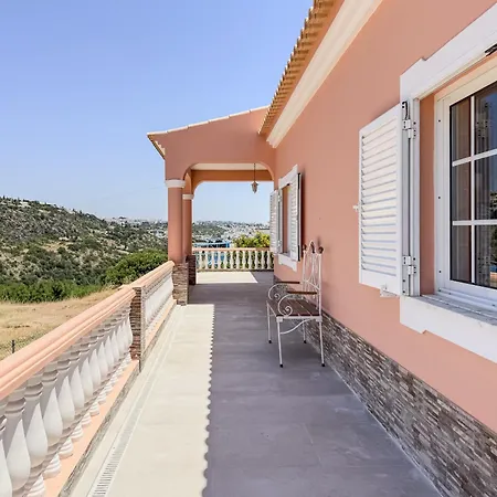 Holiday home #373 Charming 3br With Spacious Garden & Bbq Albufeira