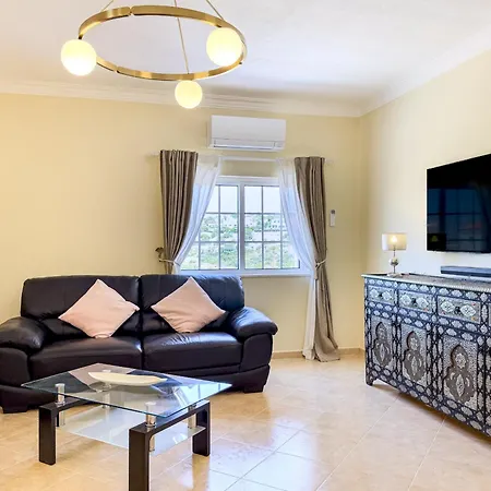 Holiday home #373 Charming 3br With Spacious Garden & Bbq *