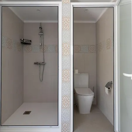 度假居 #373 Charming 3br With Spacious Garden & Bbq 阿尔布费拉